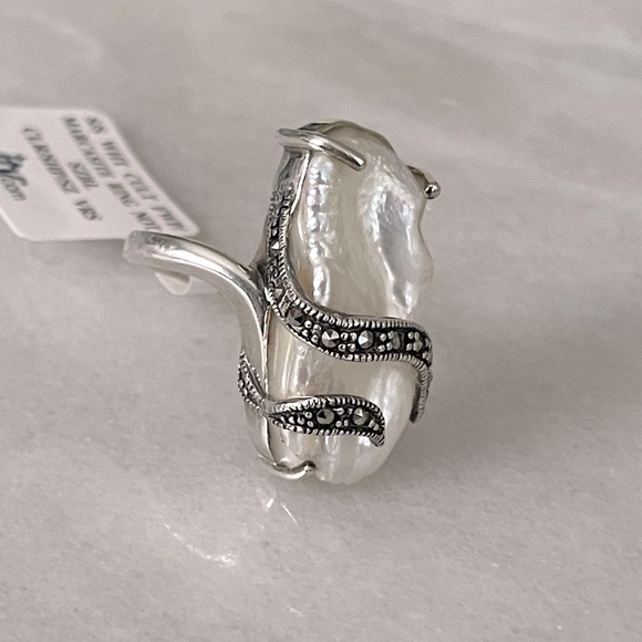 Sterling Silver Pearl & Marcasite Statement Ring - Picture 6 of 9